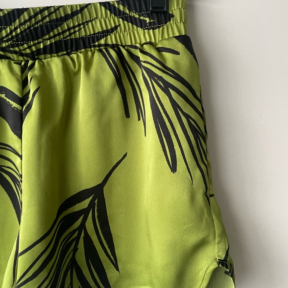 A New Day Green Leaf Print Women's Athletic Shorts - Picture 3 of 8